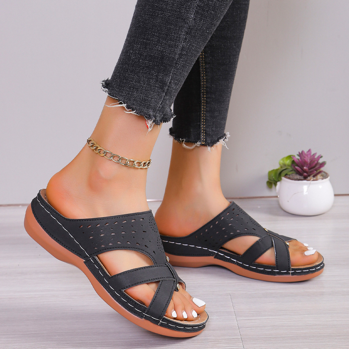 Round Toe Thick-soled Casual Sandals