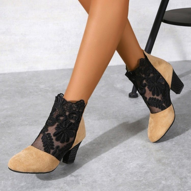 Chic Floral Lace Ladies Boots