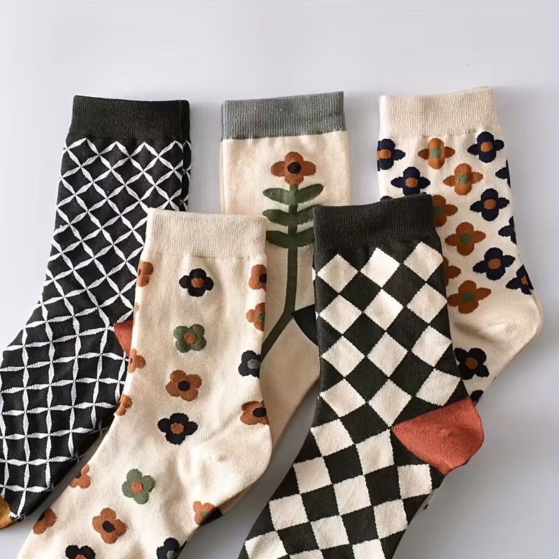 5 Pairs Of Autumn And Winter Women's Literary And Retro Style Socks