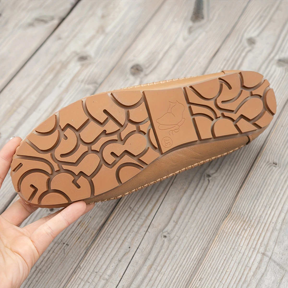 Women's Retro Perforated Flat Shoes