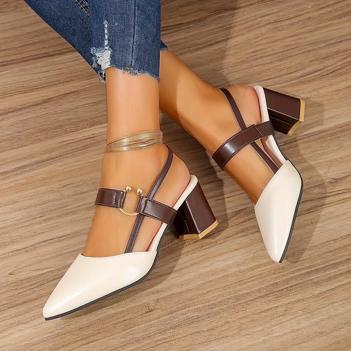 Ladies Pointed Toe Thick Heel Versatile Sandals