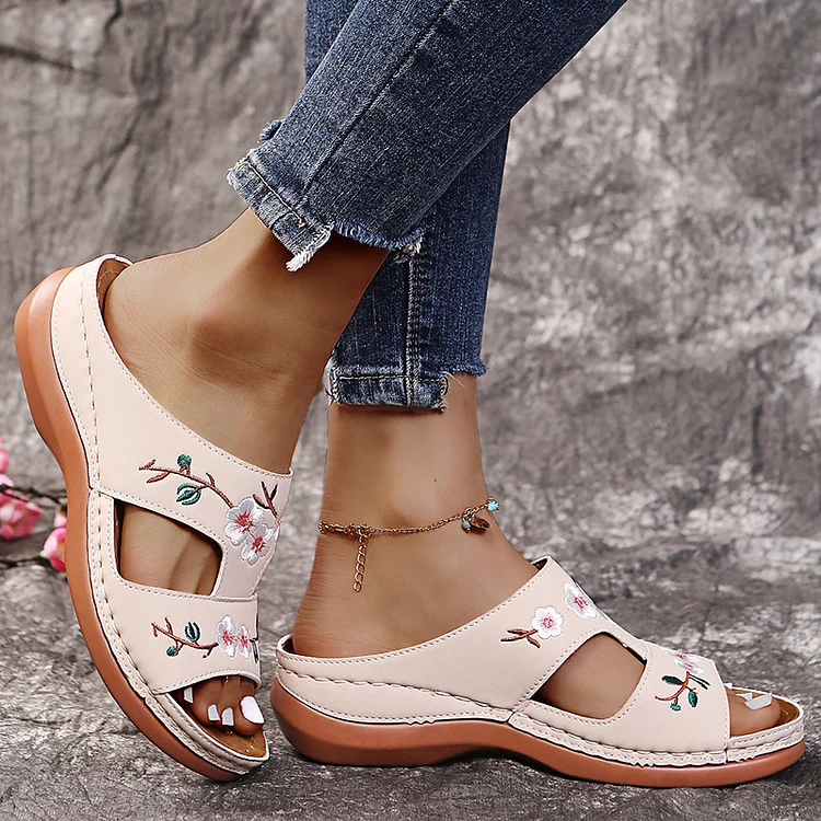 Women's Flower Embroidery Wedge Slippers