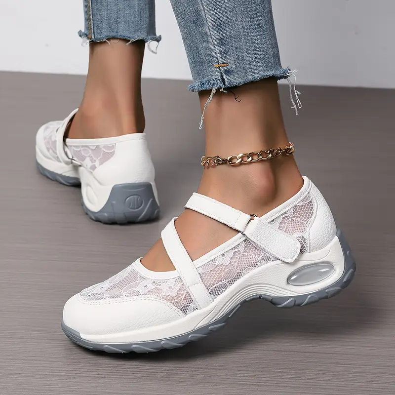 Women's Solid Color Casual Breathable Mesh Sneakers