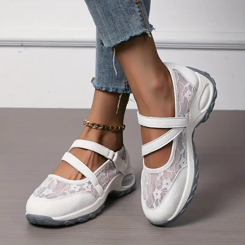 Women's Solid Color Casual Breathable Mesh Sneakers