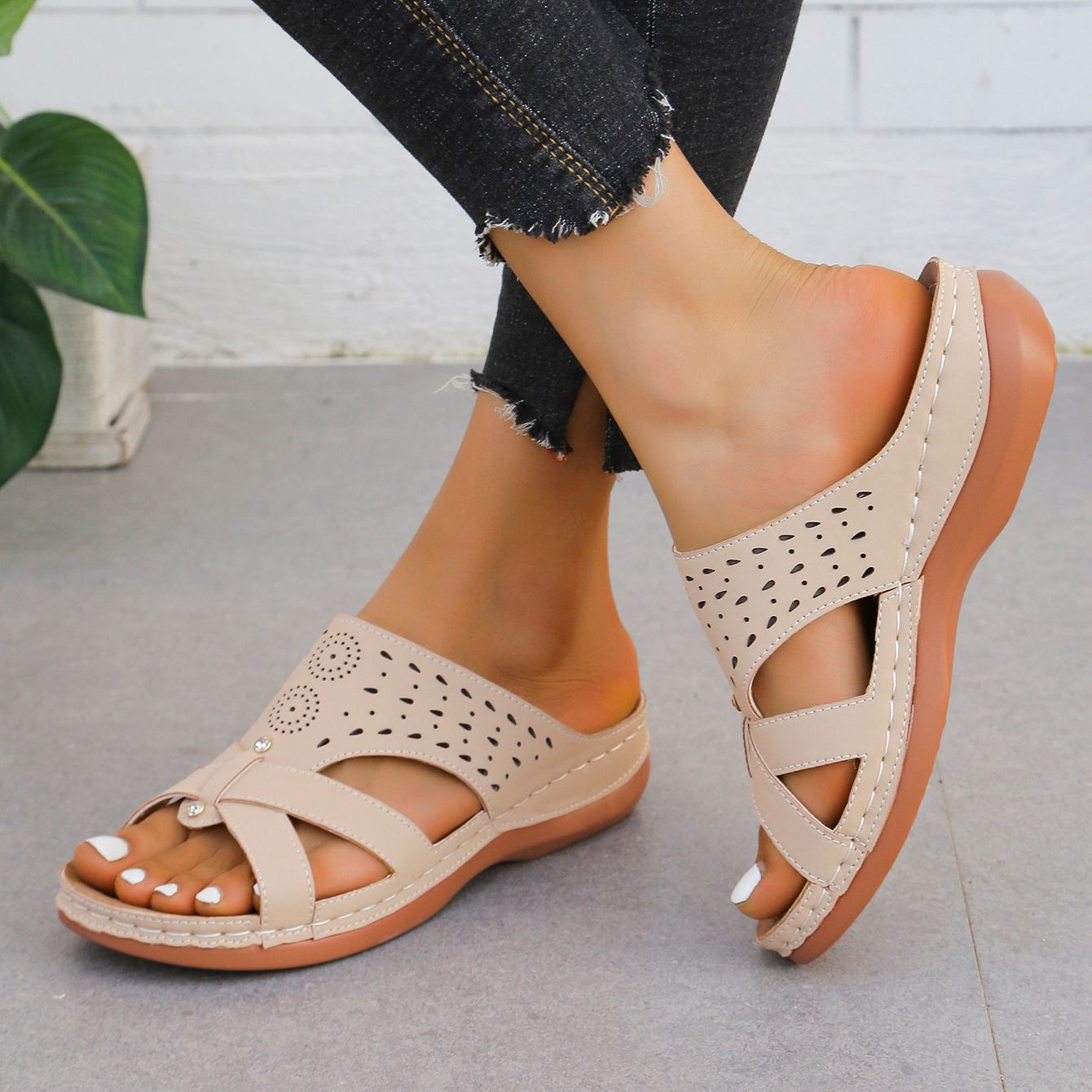 Round Toe Thick-soled Casual Sandals