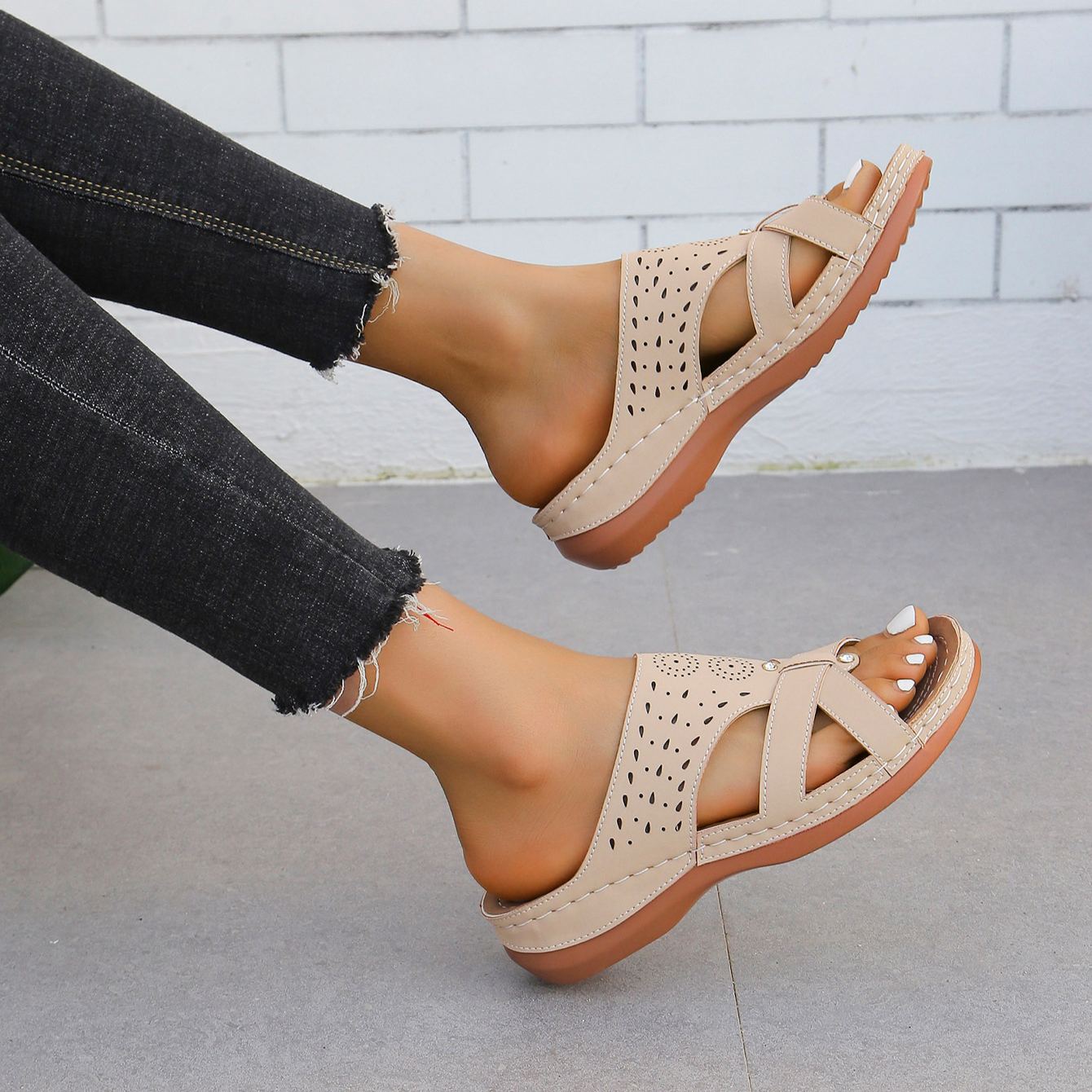 Round Toe Thick-soled Casual Sandals