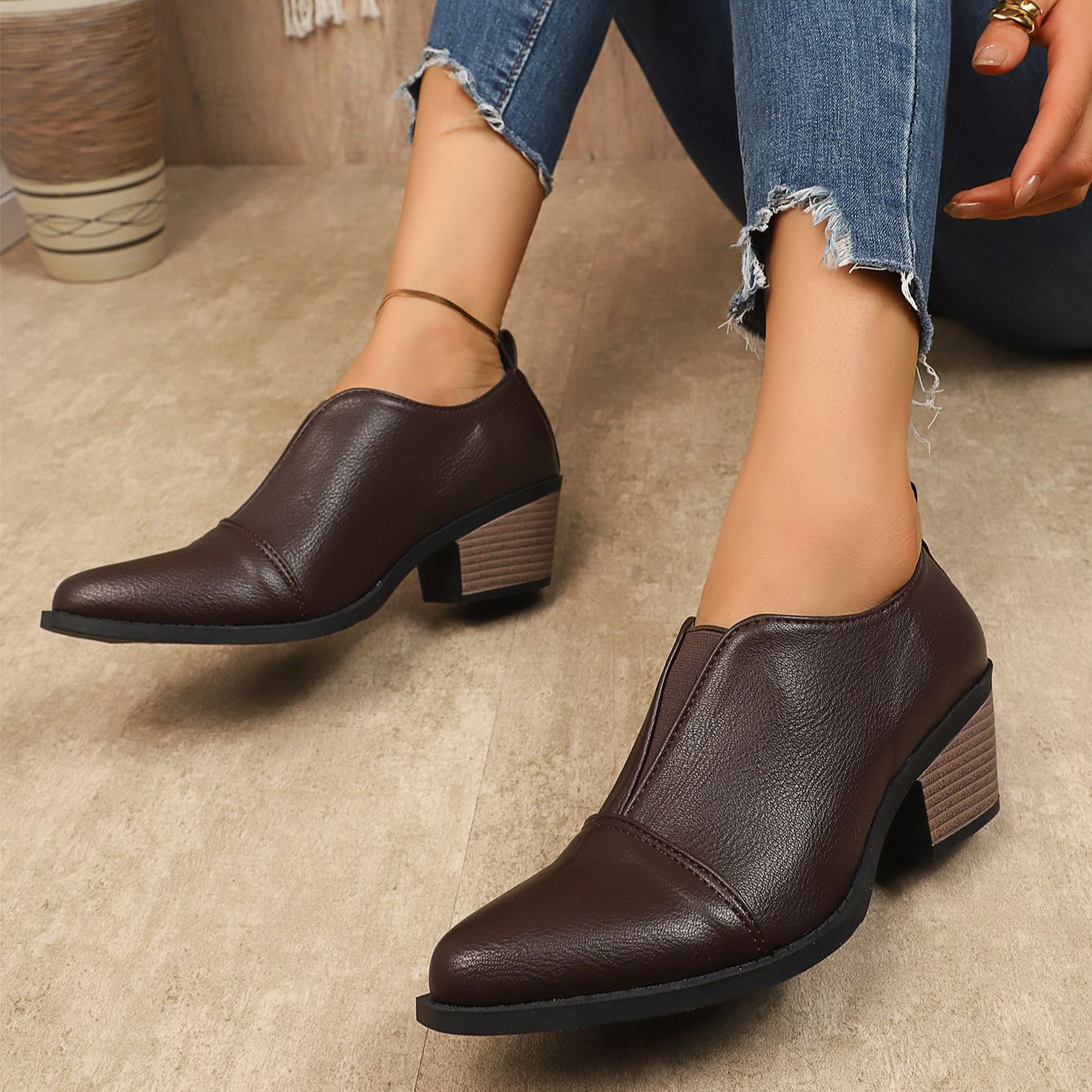 British Style Pointed Toe Chunky Heel Chelsea Leather Shoes