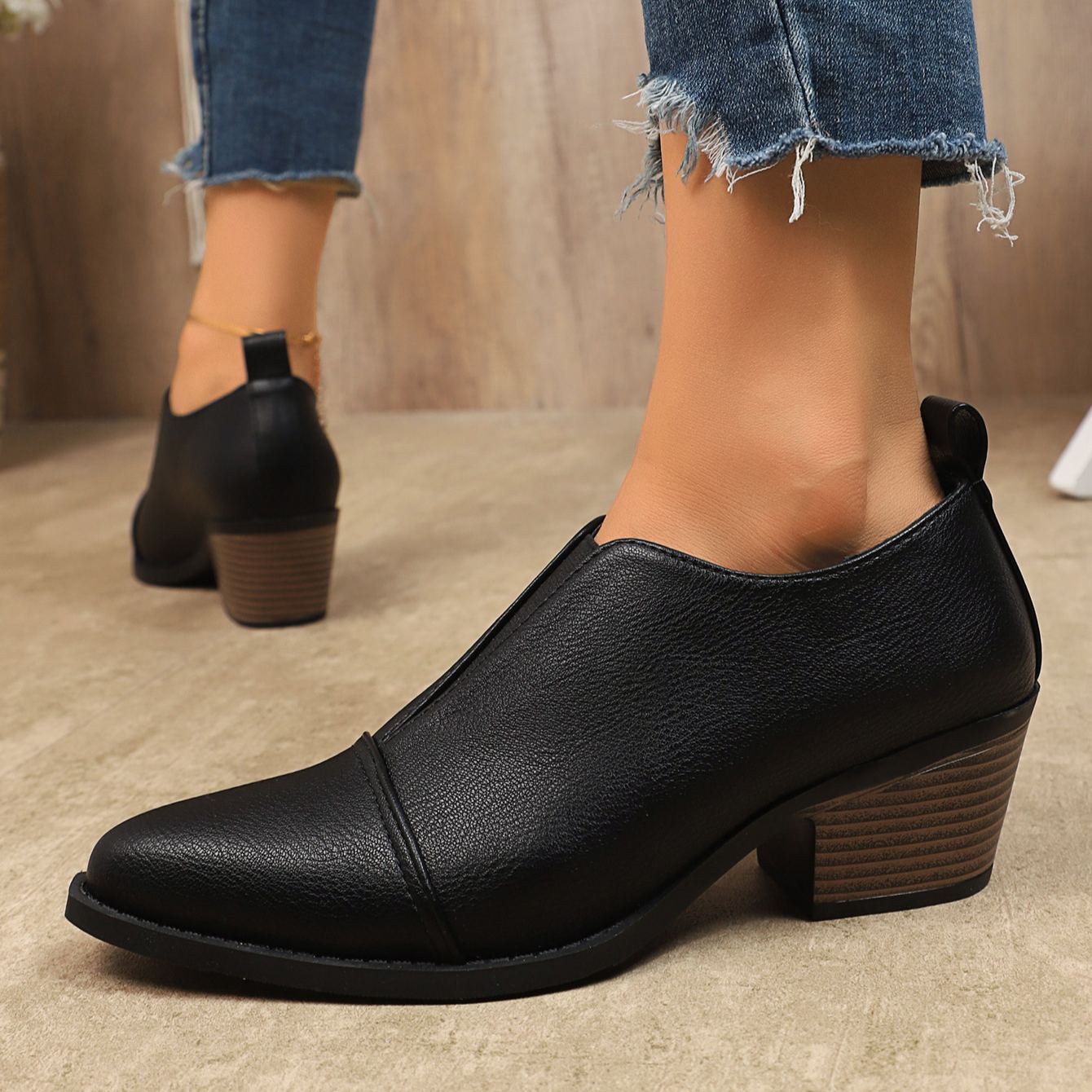 British Style Pointed Toe Chunky Heel Chelsea Leather Shoes