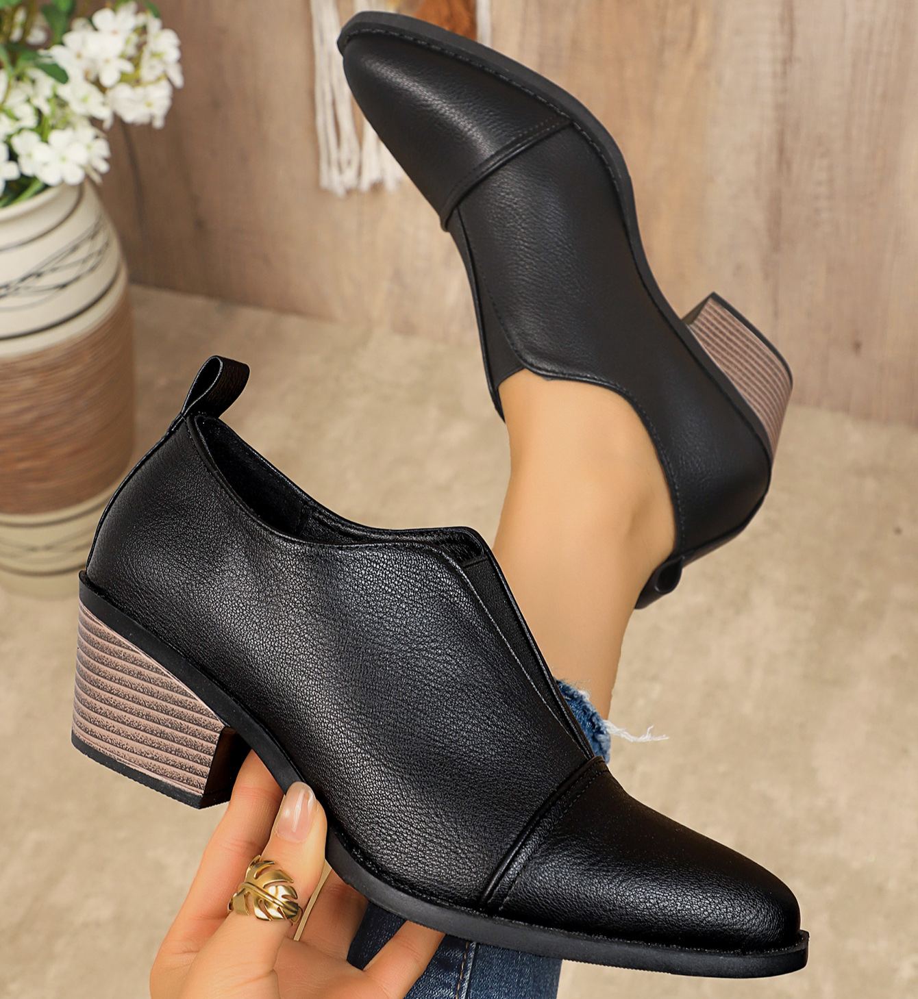 British Style Pointed Toe Chunky Heel Chelsea Leather Shoes