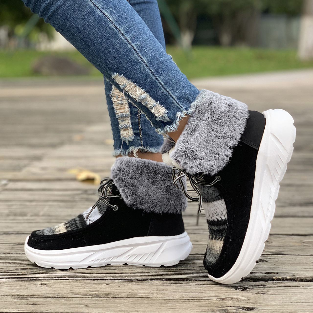 Women's Thick-soled Fleece-lined Warm Snow Boots