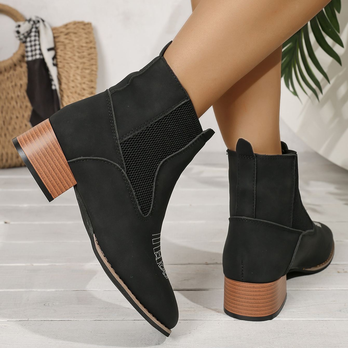 Embroidered Chunky-heeled Elastic-cuffed Mid-heeled Martin Boots