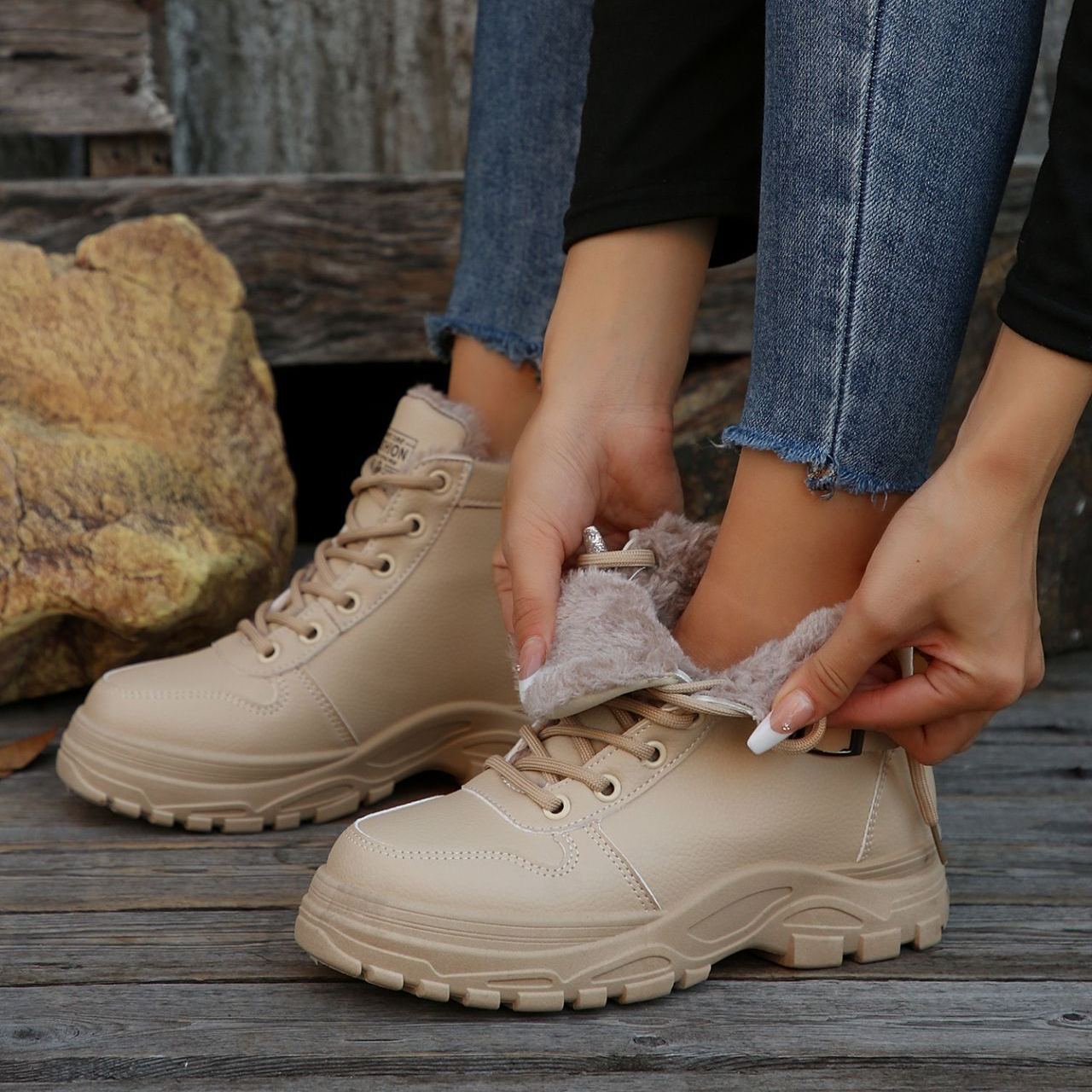 NEW ARRIVAL 60% OFF - Women's Waterproof Warm Fleece-Lined Lace-Up Boots