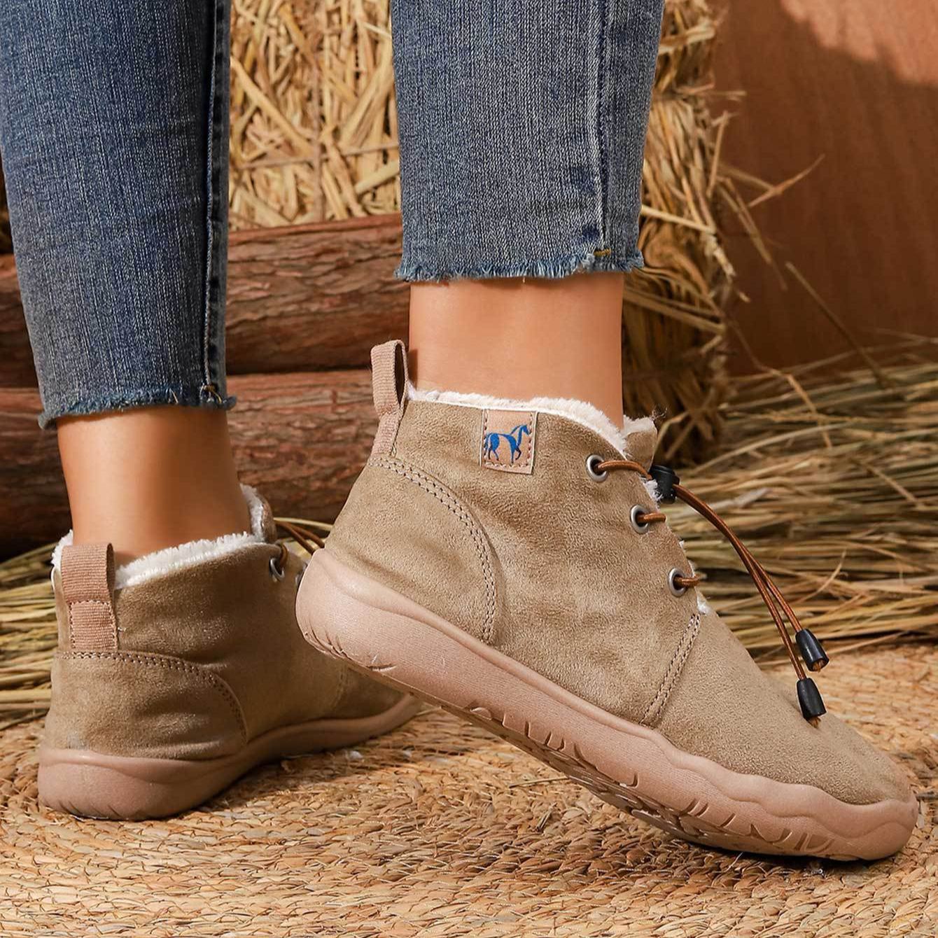 Women's Slip-On Closure Soft TPR Sole Warm Lined Interior Winter Boots