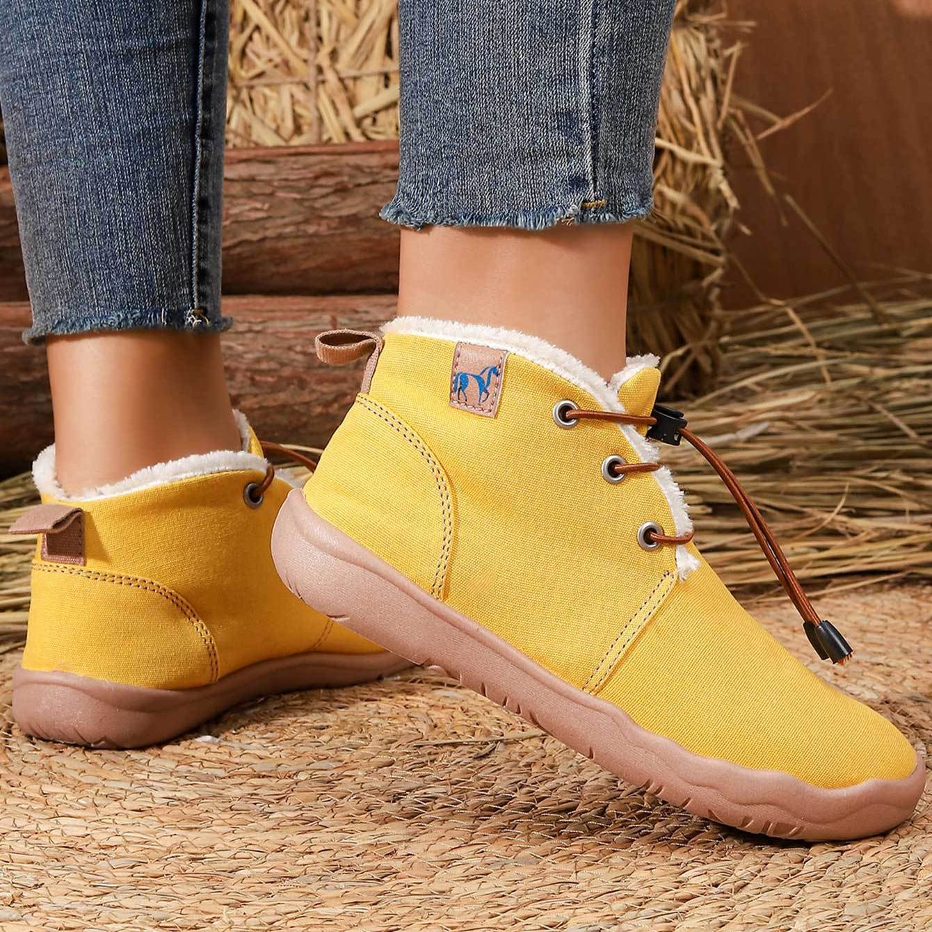 Women's Slip-On Closure Soft TPR Sole Warm Lined Interior Winter Boots