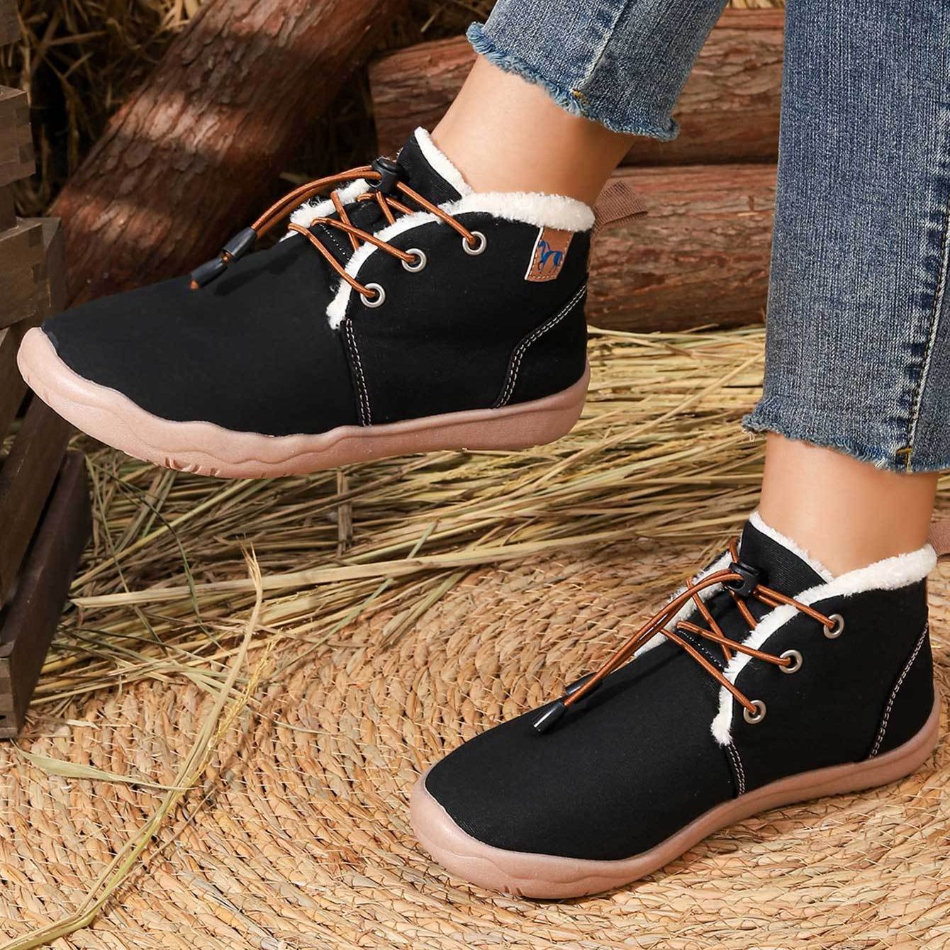 Women's Slip-On Closure Soft TPR Sole Warm Lined Interior Winter Boots