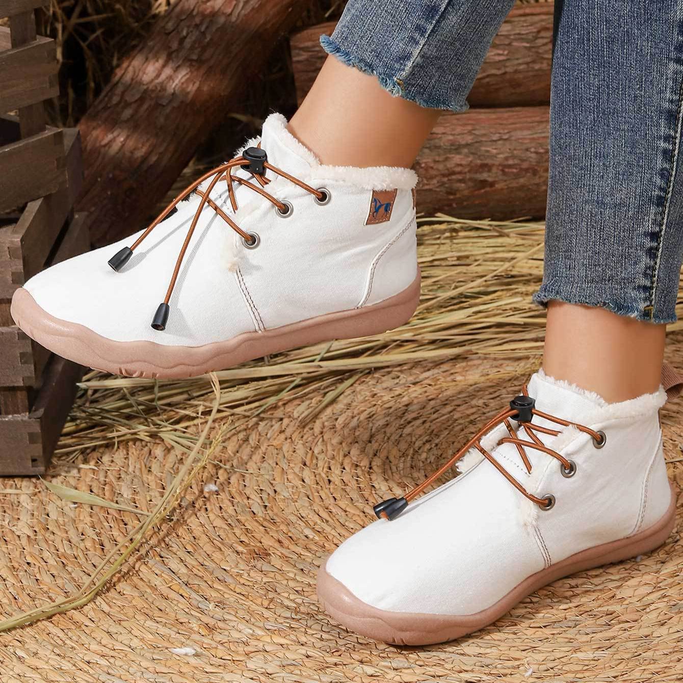 Women's Slip-On Closure Soft TPR Sole Warm Lined Interior Winter Boots