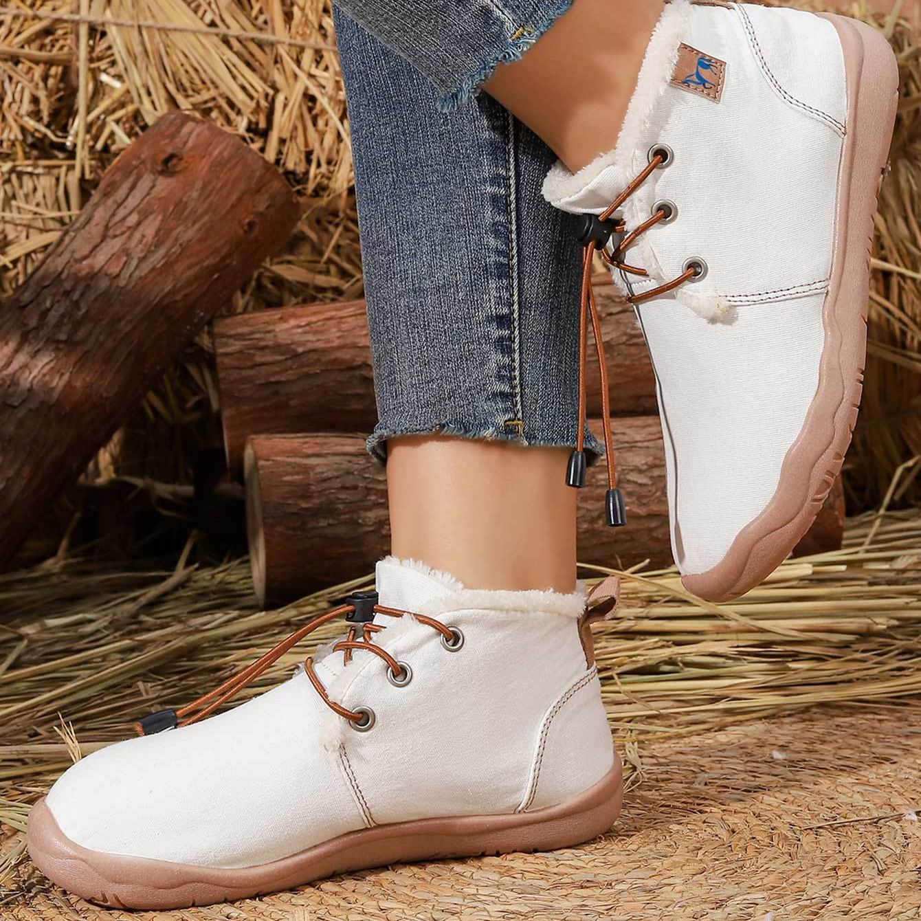 Women's Slip-On Closure Soft TPR Sole Warm Lined Interior Winter Boots