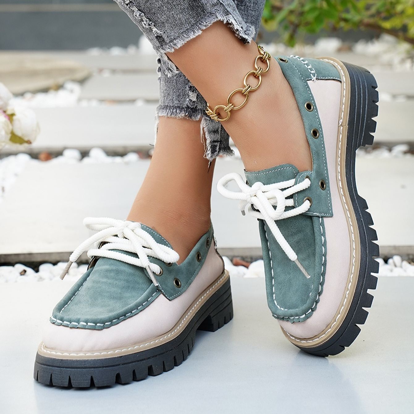 Women's Retro Metal-Detail Lace-Up Casual Loafers