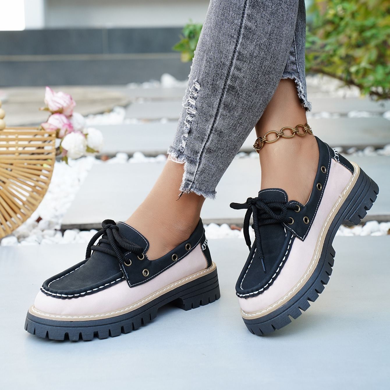 Women's Retro Metal-Detail Lace-Up Casual Loafers