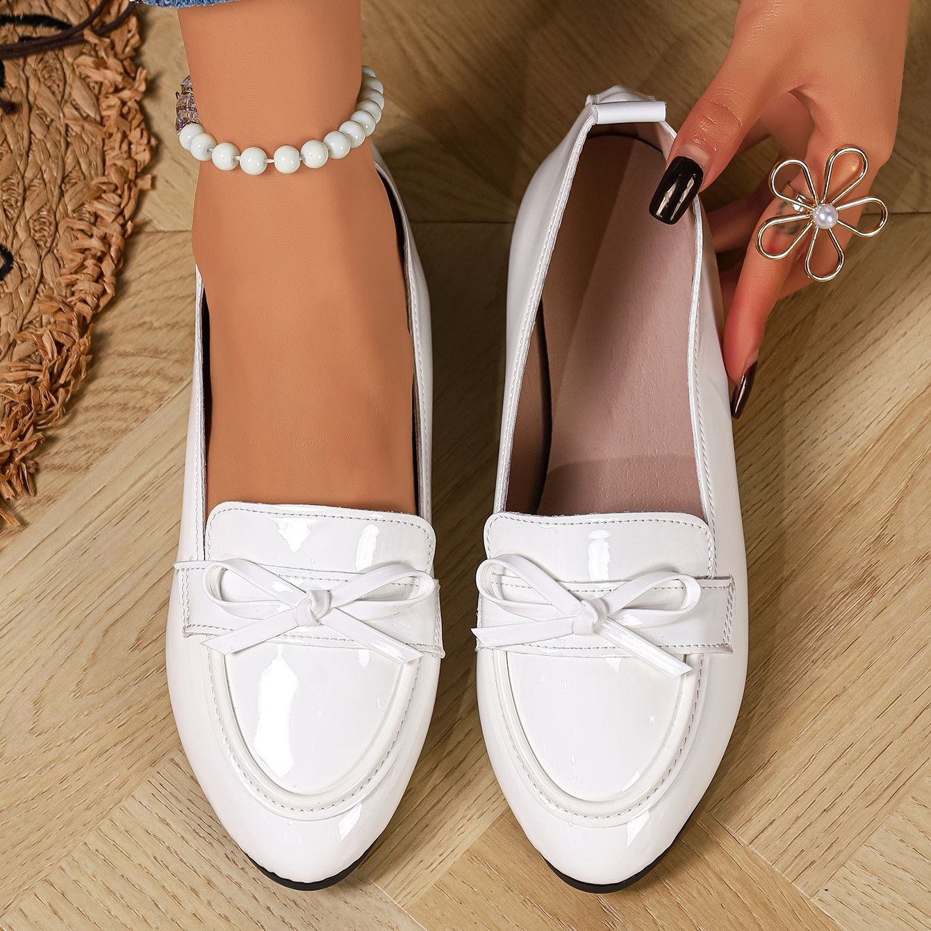 Women's Versatile Bow-Detail Slip-On Loafers