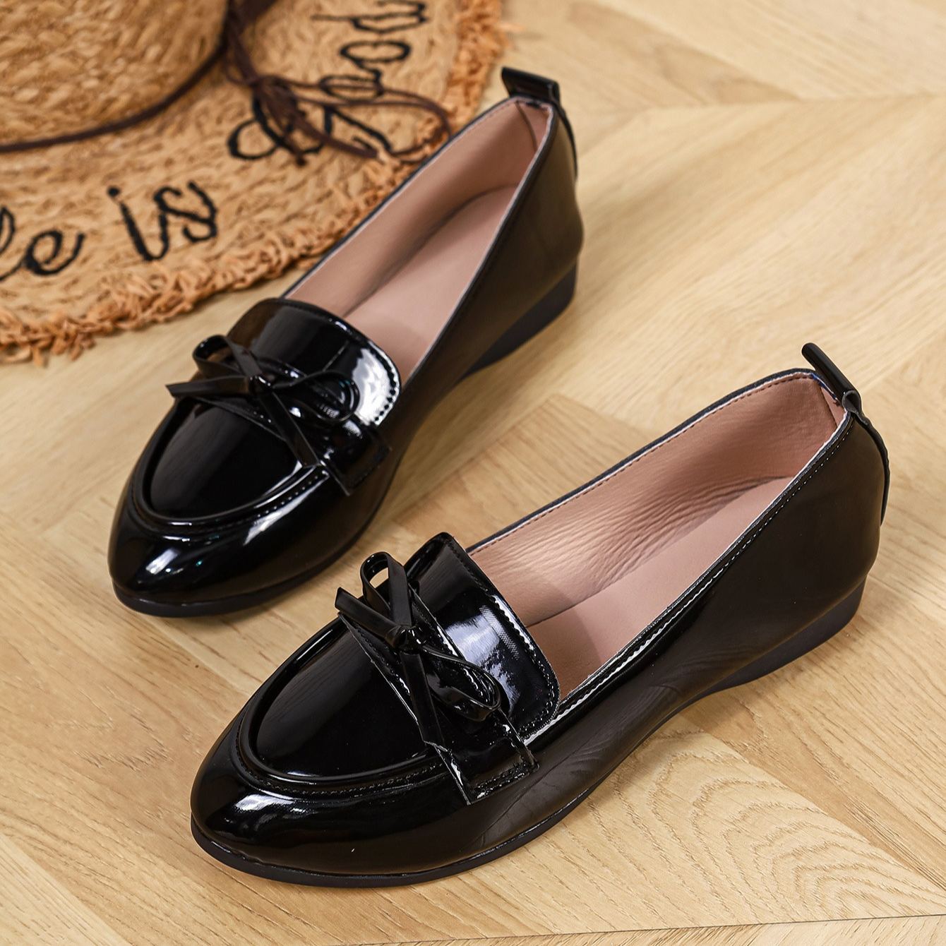 Women's Versatile Bow-Detail Slip-On Loafers