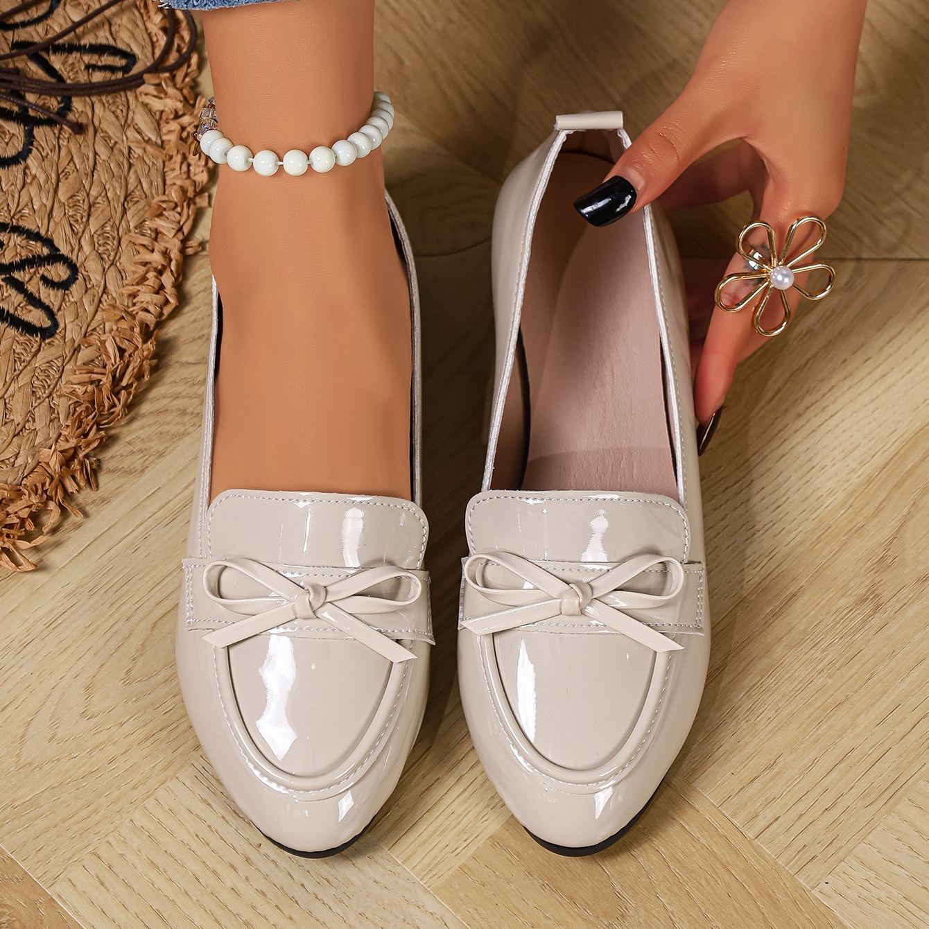 Women's Versatile Bow-Detail Slip-On Loafers