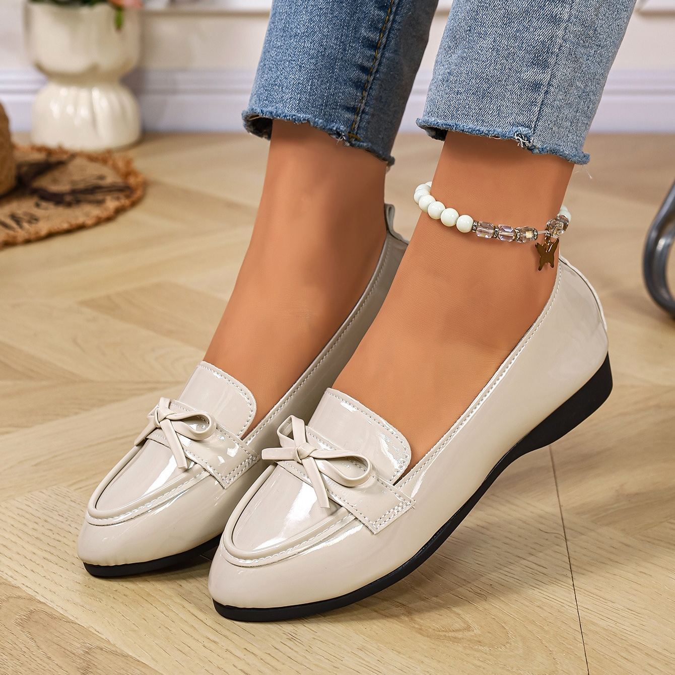 Women's Versatile Bow-Detail Slip-On Loafers