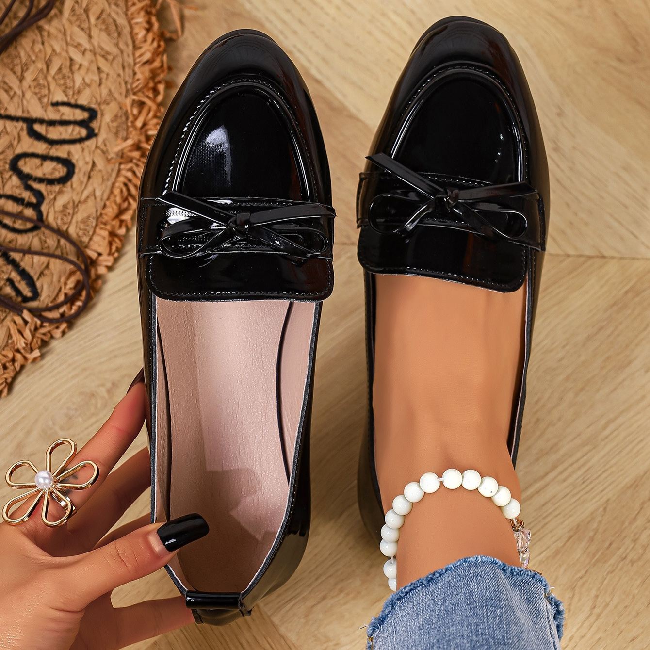 Women's Versatile Bow-Detail Slip-On Loafers