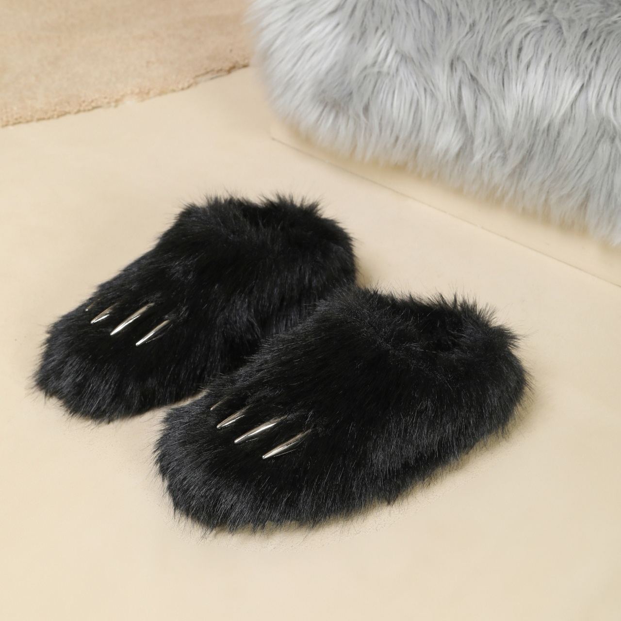 Women's Fuzzy Paw Warm Slippers