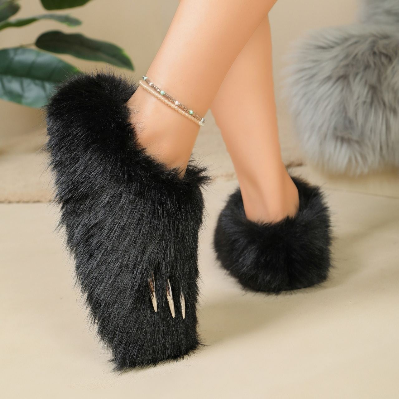 Women's Fuzzy Paw Warm Slippers