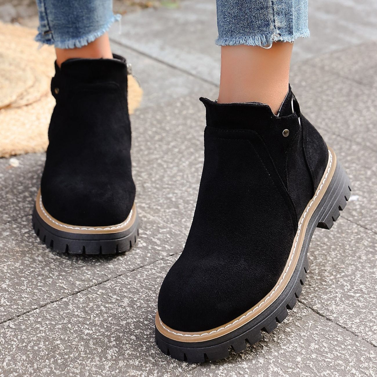 Women's Retro Chelsea Ankle Boots with Elastic Side Panels