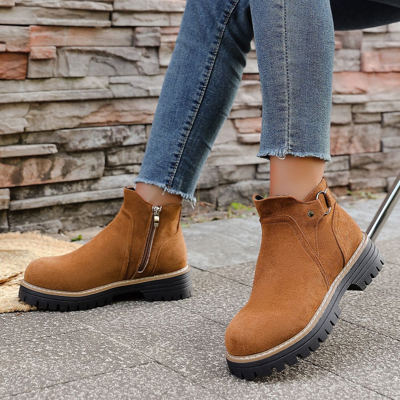 Women's Retro Chelsea Ankle Boots with Elastic Side Panels