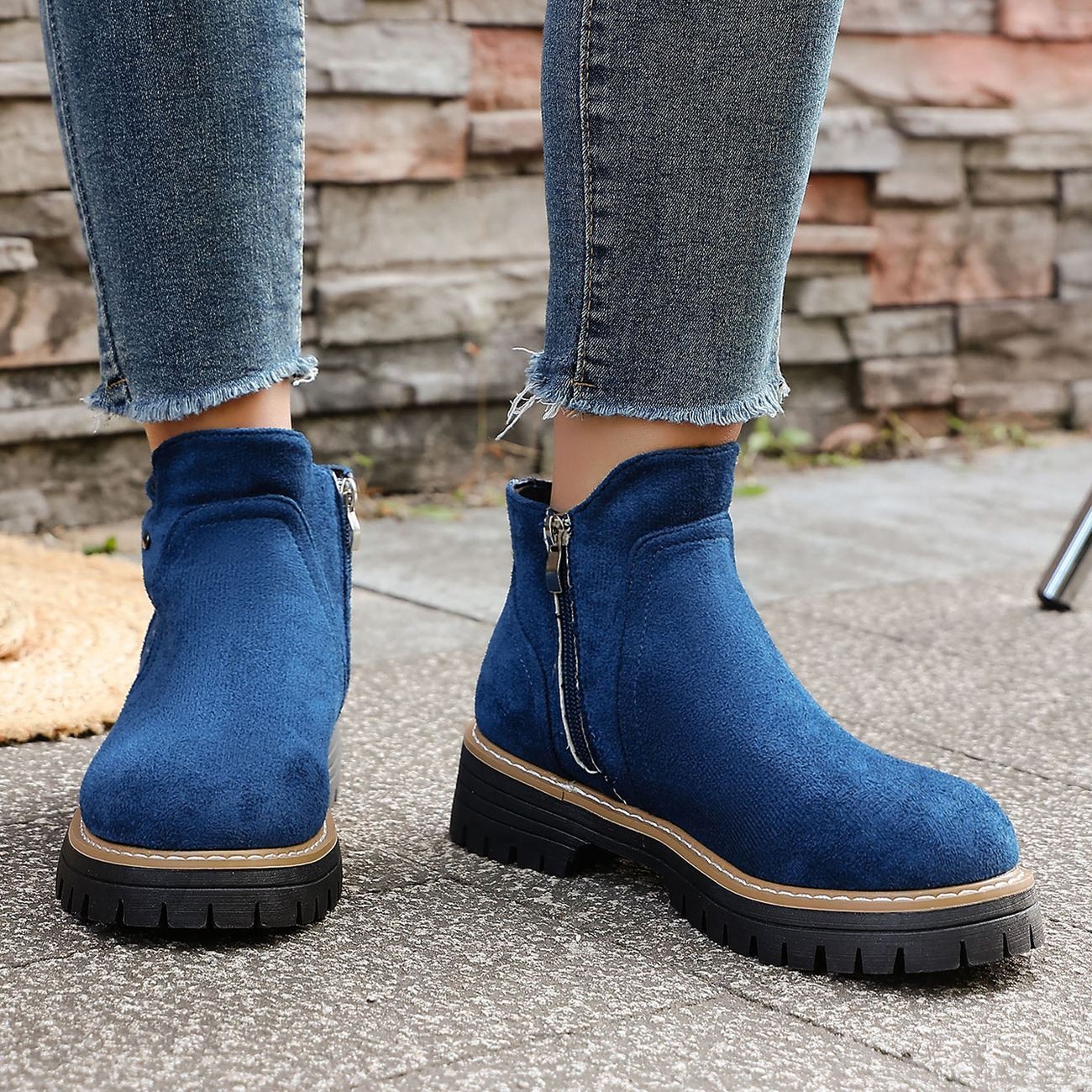 Women's Retro Chelsea Ankle Boots with Elastic Side Panels