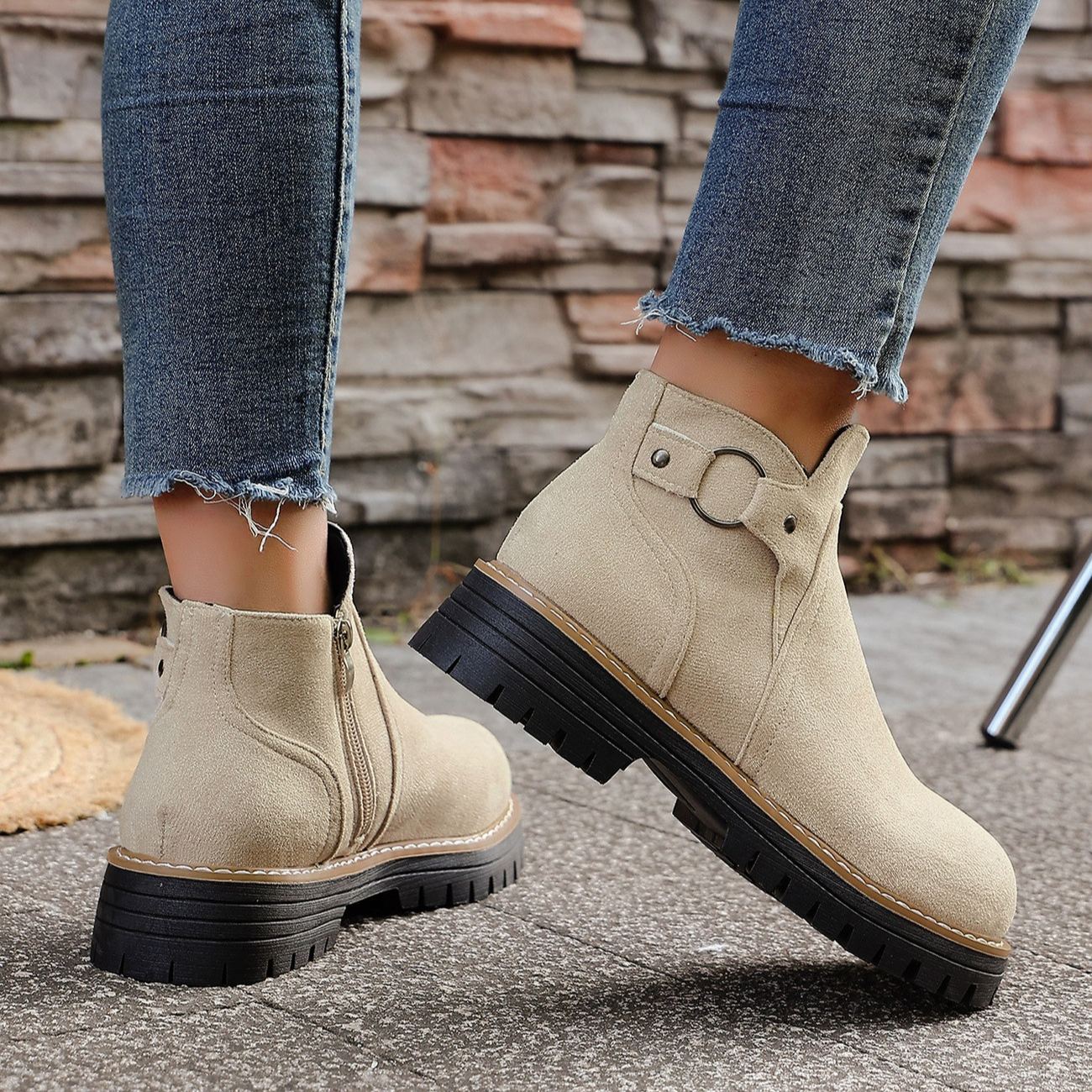 Women's Retro Chelsea Ankle Boots with Elastic Side Panels