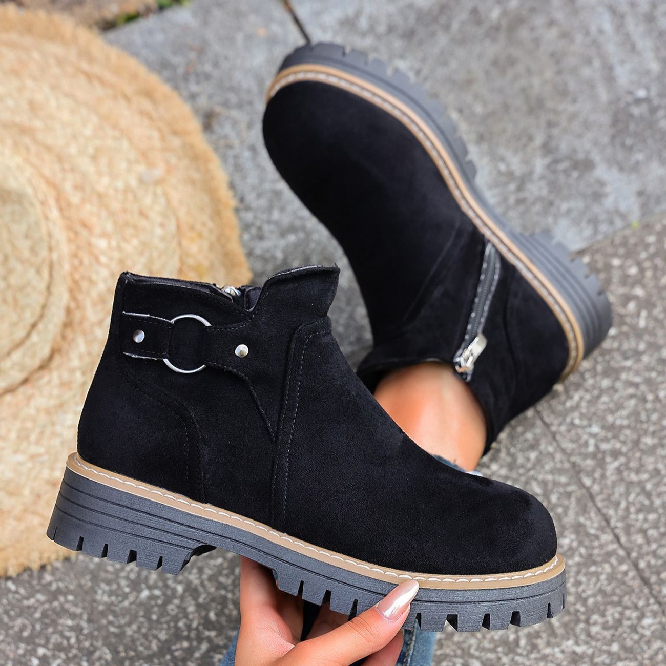Women's Retro Chelsea Ankle Boots with Elastic Side Panels