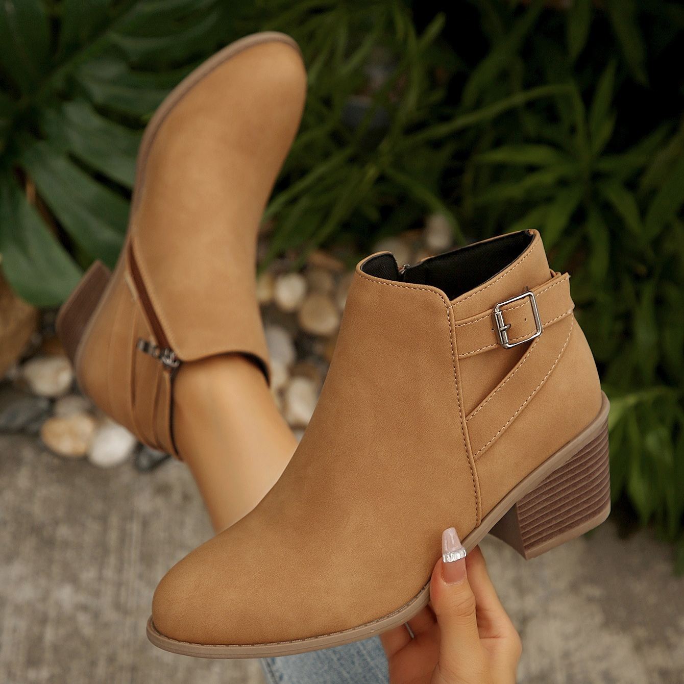 Women's Vintage Pointed Toe Chunky Heel Boots