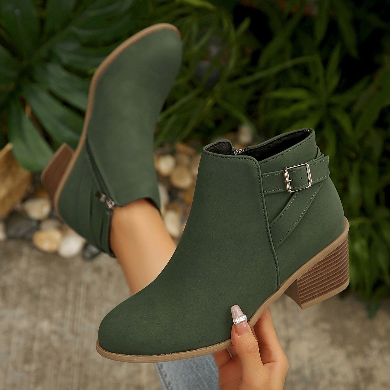 Women's Vintage Pointed Toe Chunky Heel Boots