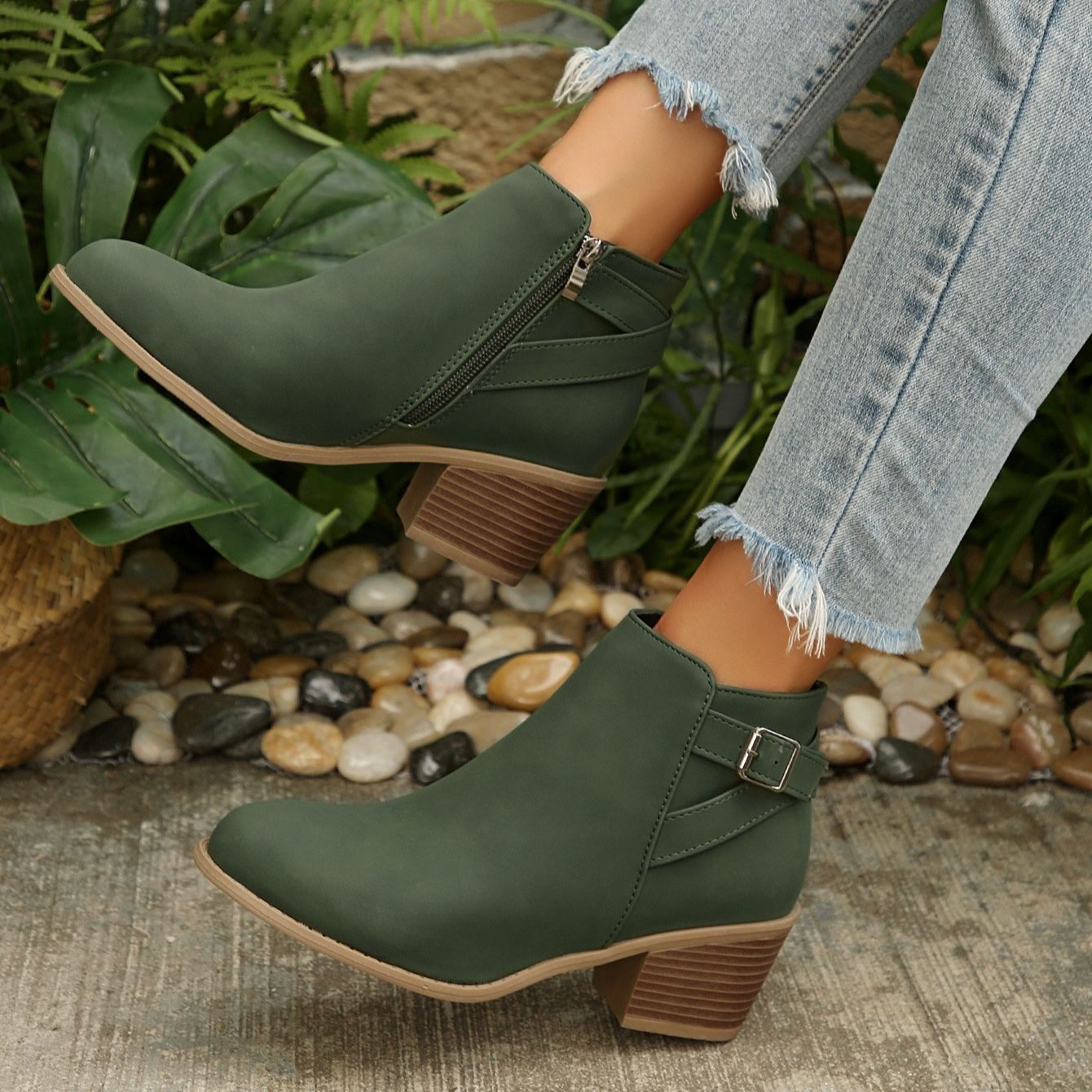 Women's Vintage Pointed Toe Chunky Heel Boots
