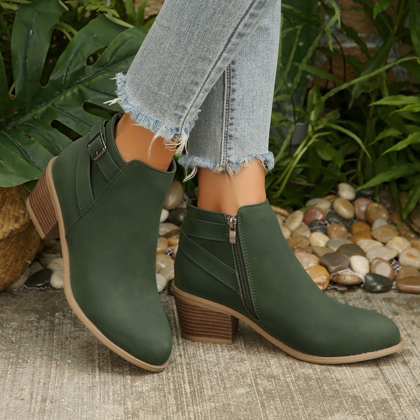 Women's Vintage Pointed Toe Chunky Heel Boots