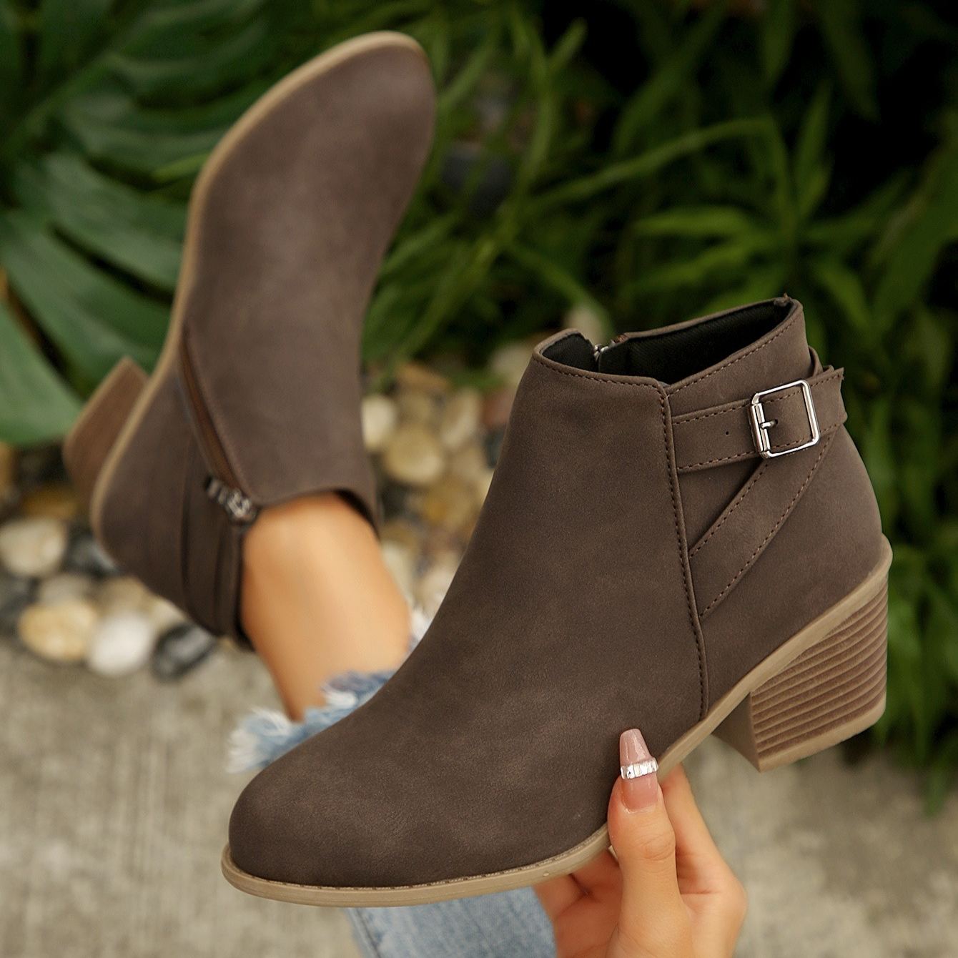 Women's Vintage Pointed Toe Chunky Heel Boots