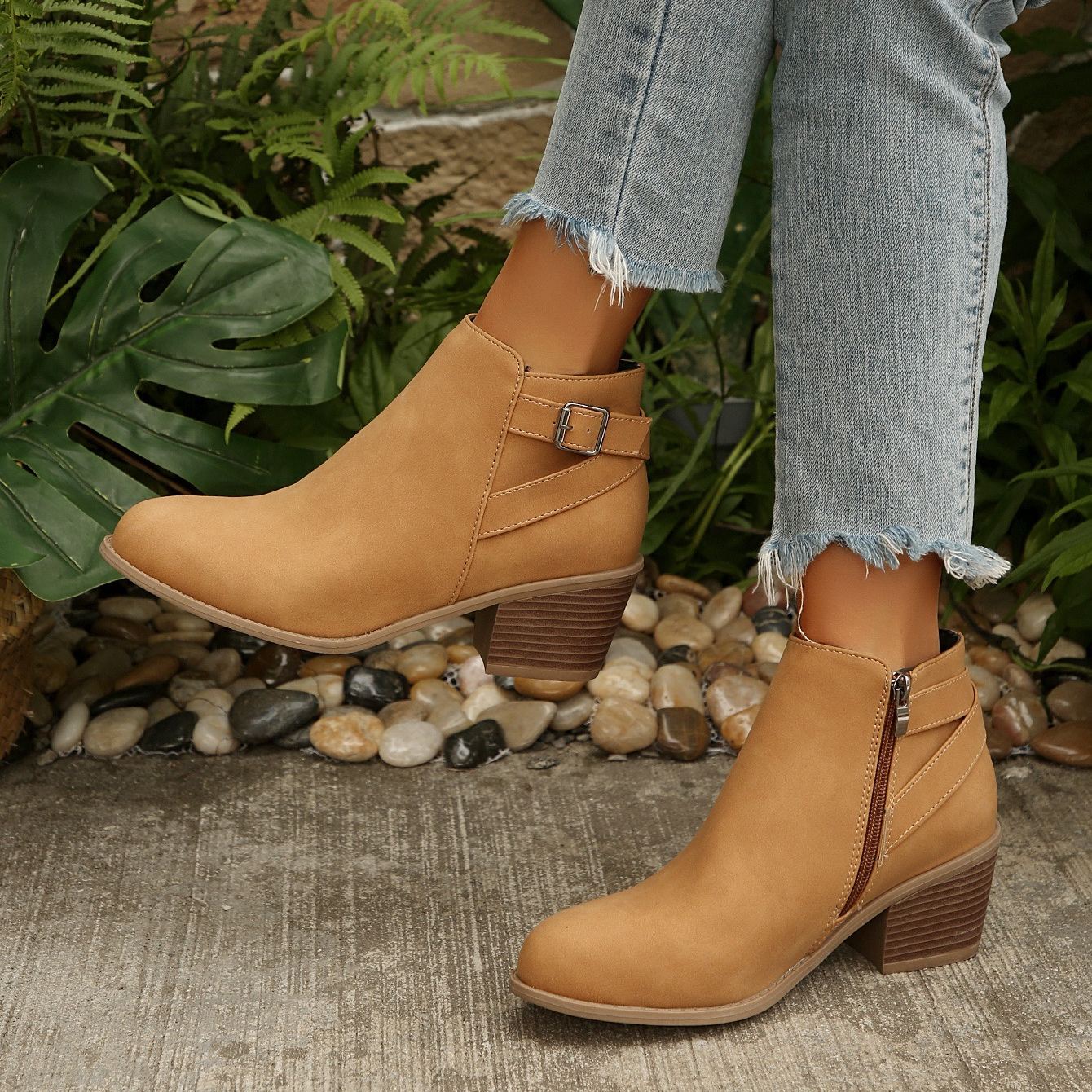 Women's Vintage Pointed Toe Chunky Heel Boots