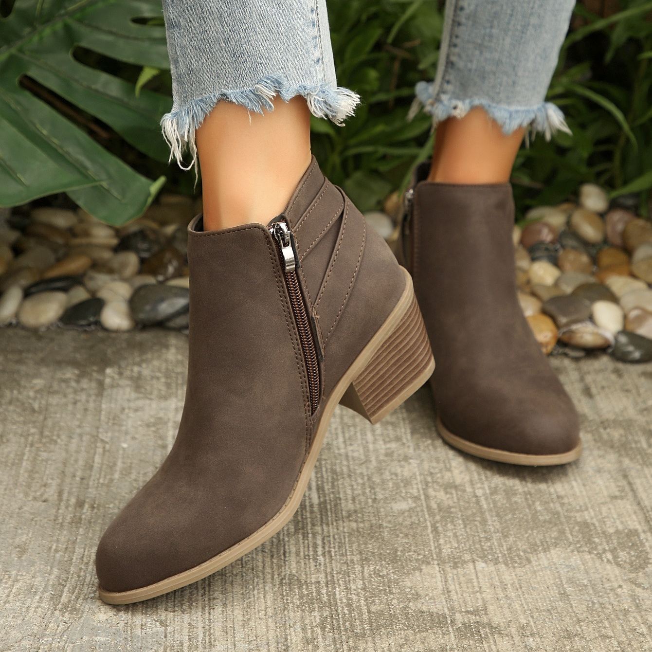 Women's Vintage Pointed Toe Chunky Heel Boots