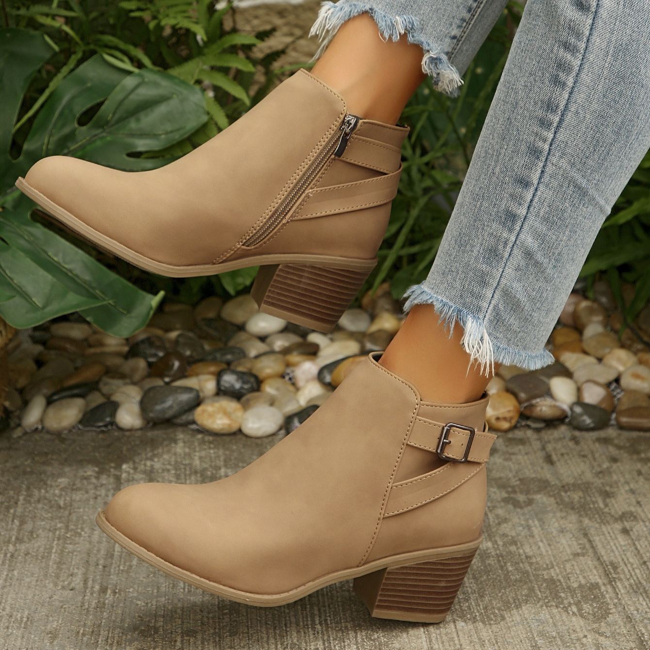 Women's Vintage Pointed Toe Chunky Heel Boots