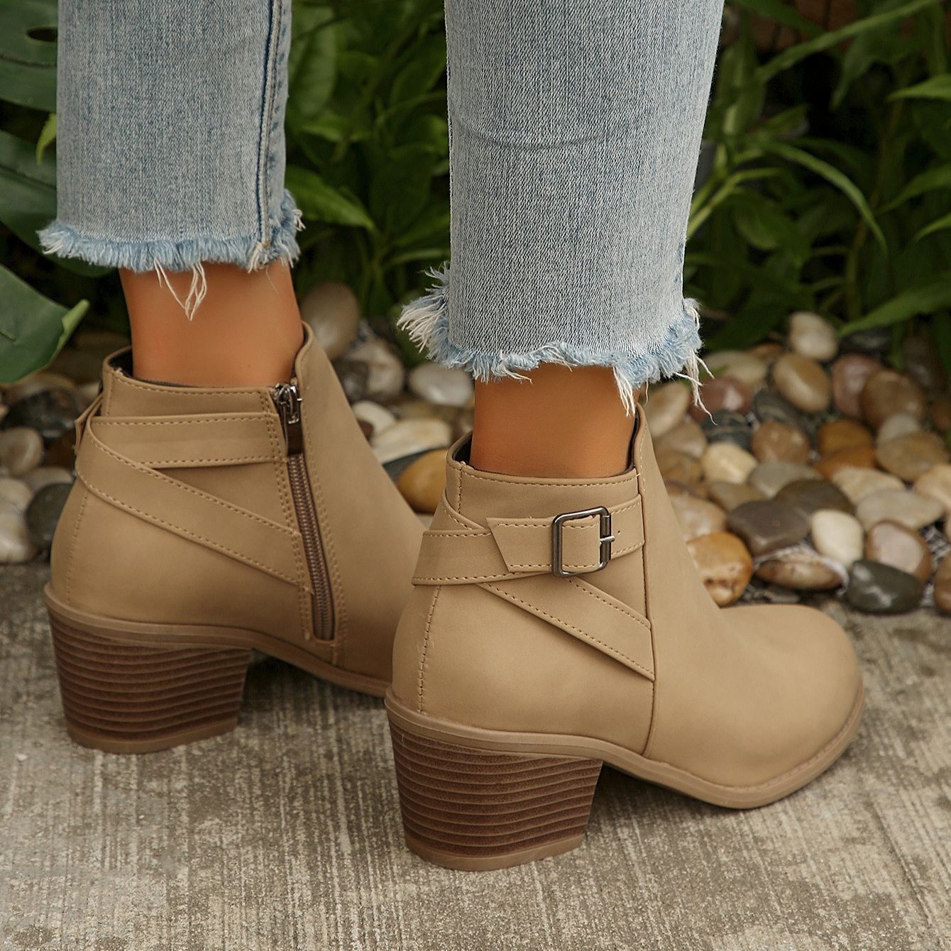 Women's Vintage Pointed Toe Chunky Heel Boots