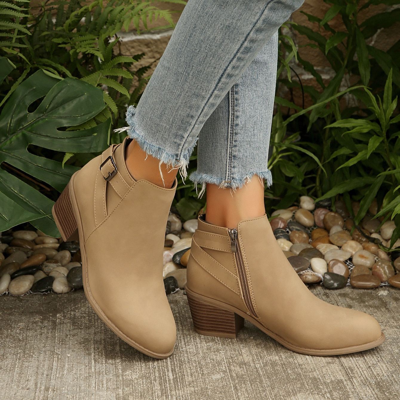 Women's Vintage Pointed Toe Chunky Heel Boots