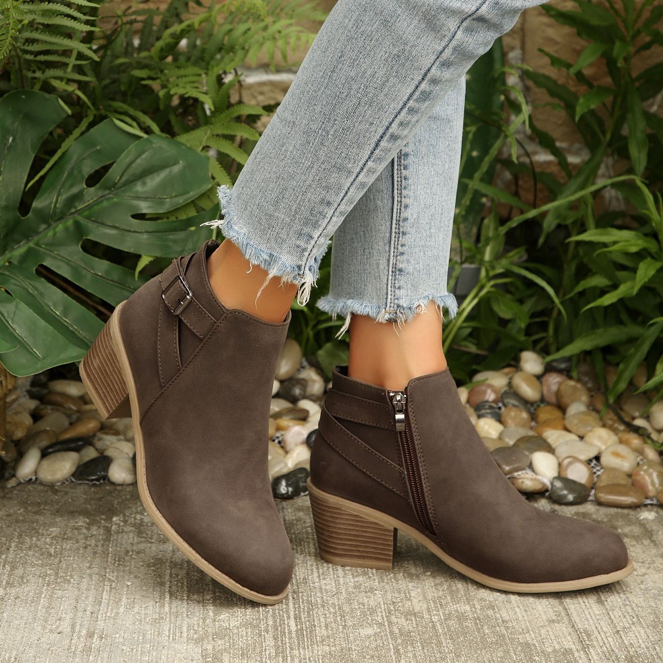 Women's Vintage Pointed Toe Chunky Heel Boots