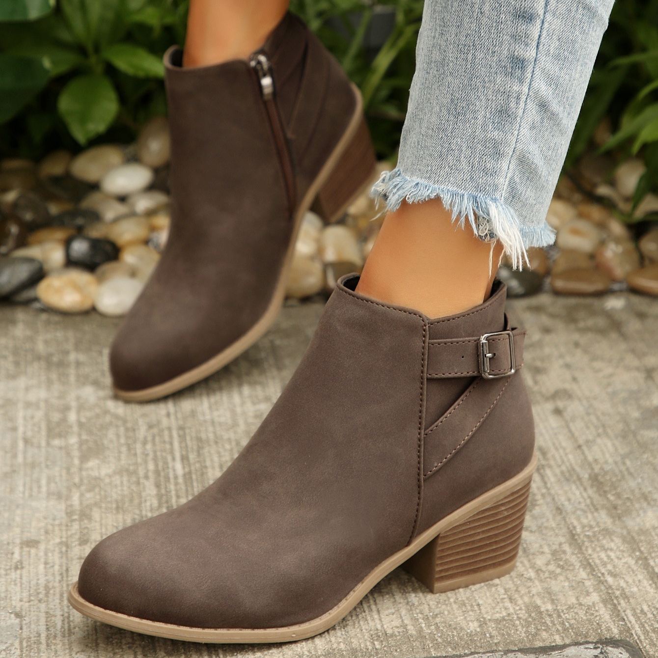 Women's Vintage Pointed Toe Chunky Heel Boots
