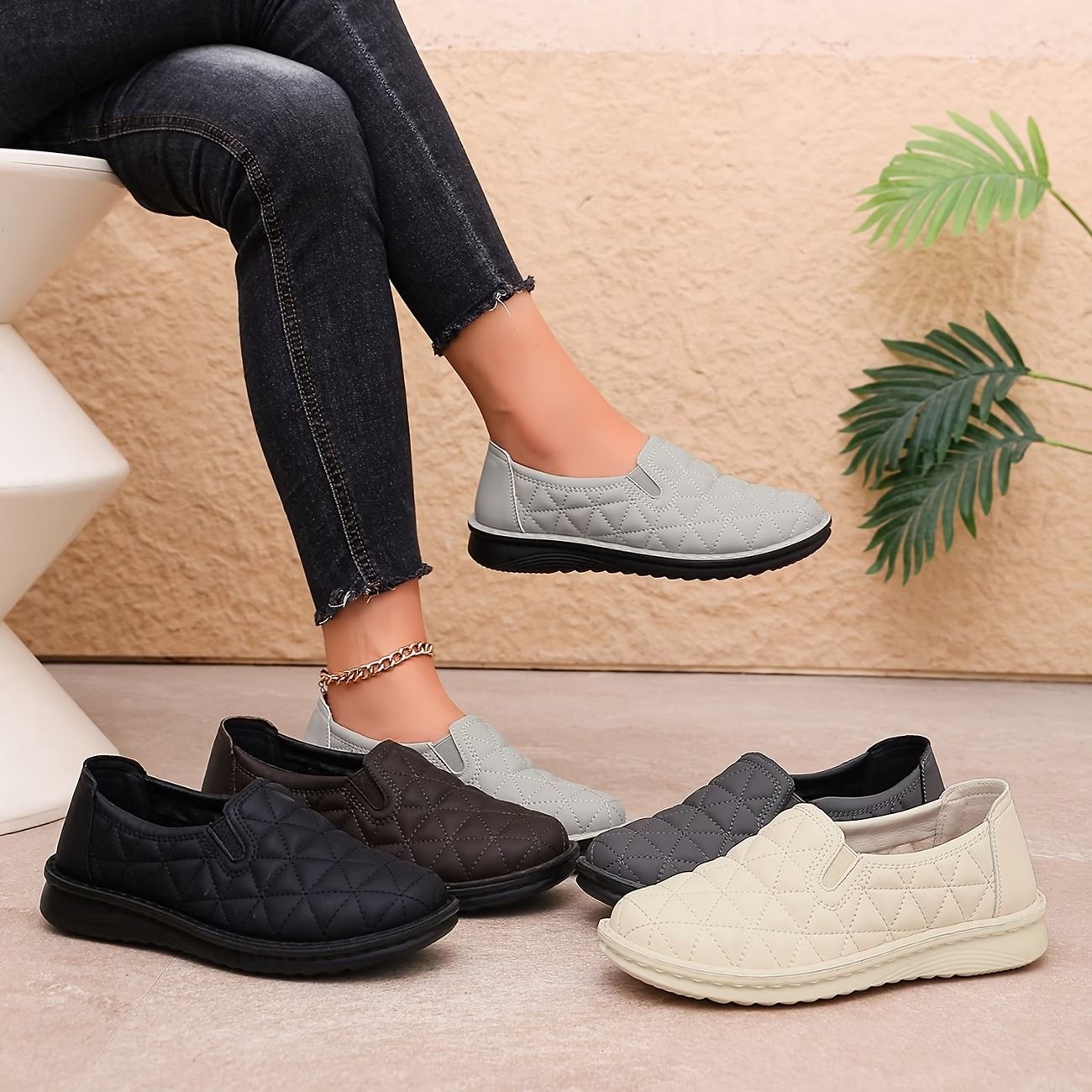 Women's Plus Size Wide Feet Quilted Pattern Slip-On Loafers