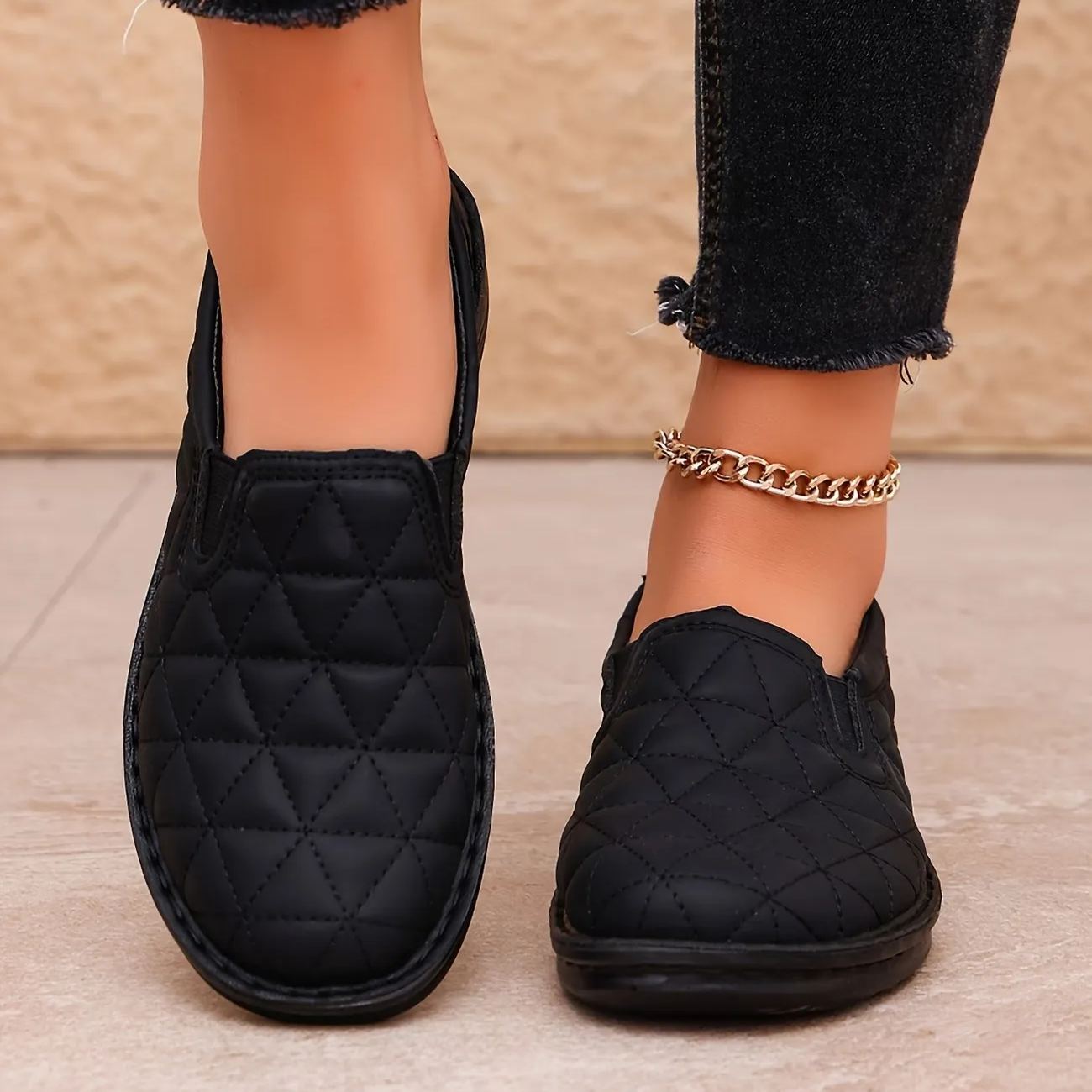 Women's Plus Size Wide Feet Quilted Pattern Slip-On Loafers