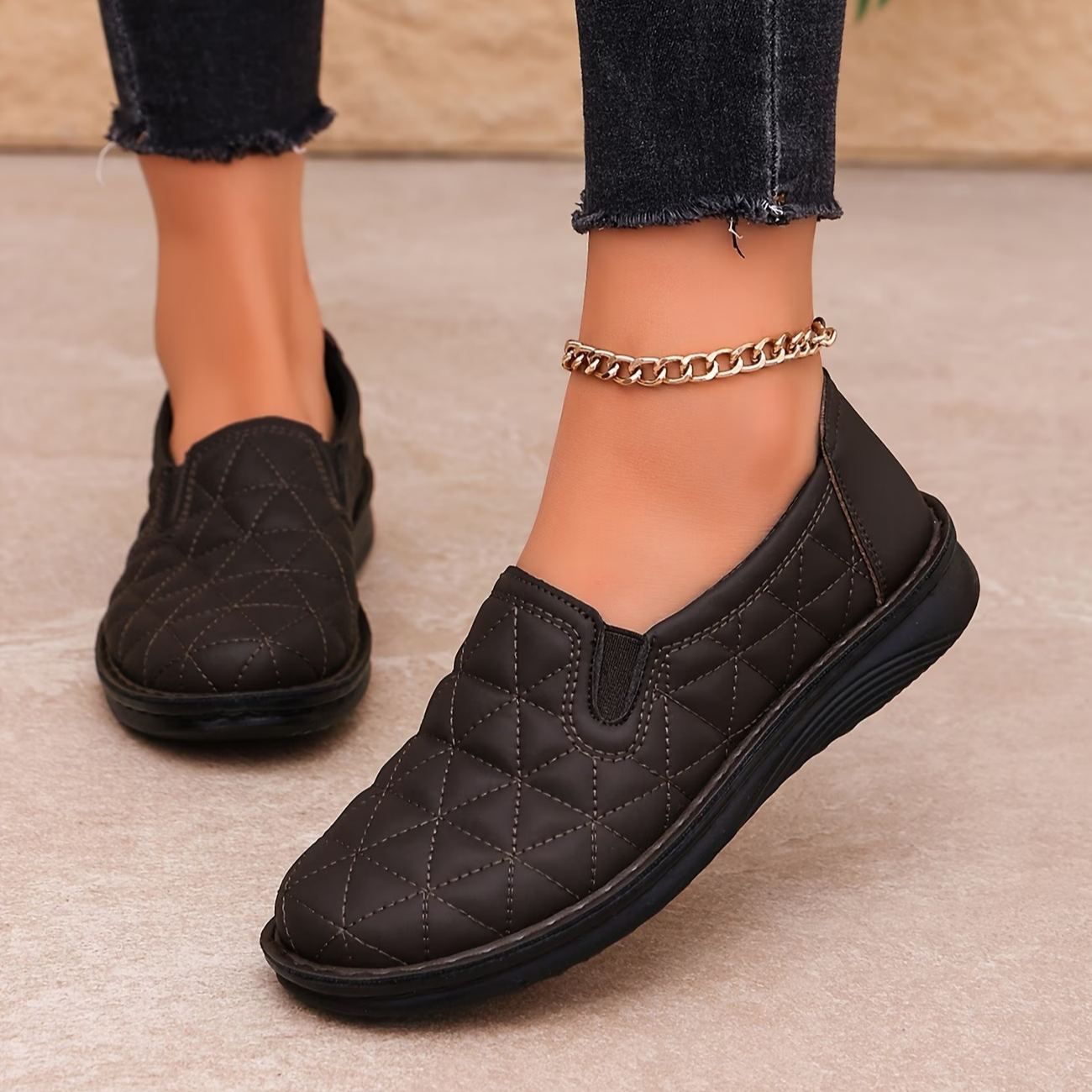 Women's Plus Size Wide Feet Quilted Pattern Slip-On Loafers